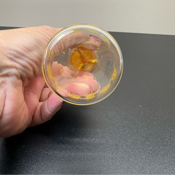 Vintage 1970’s Pyrex Butterfly Gold Oil/Vinegar Dispenser - Picture 2 of 5